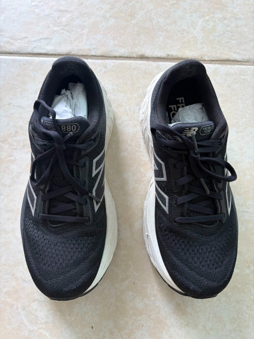 New Balance Fresh Foam X 880v14 Running Shoes, Black/White, Women’s 8.5 Wide (D)